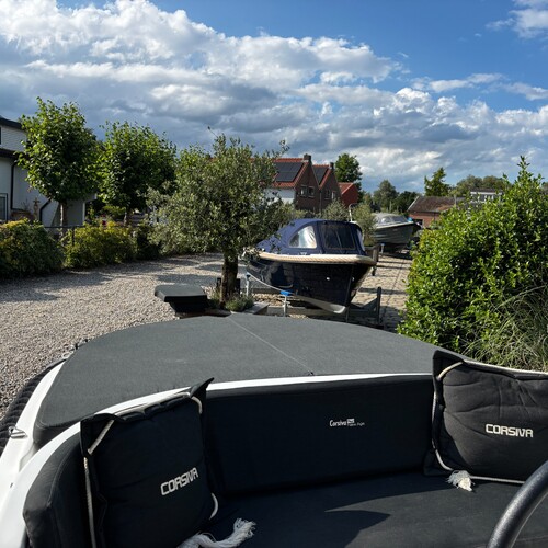 Corsiva 570 (2) - 500x500